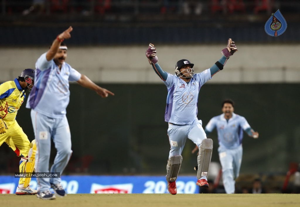 CCL4 Bhojpuri Dabanggs Vs Chennai Rhinos Match Photos - 31 / 168 photos