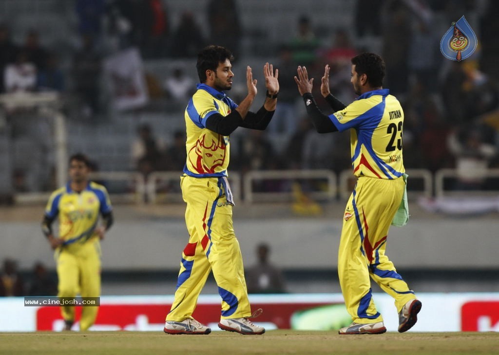 CCL4 Bhojpuri Dabanggs Vs Chennai Rhinos Match Photos - 101 / 168 photos