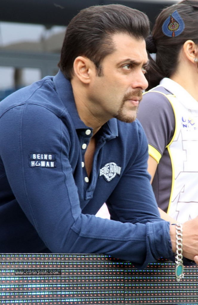CCL4 Mumbai Heroes Vs Telugu Warriors Match Photos - 145 / 178 photos