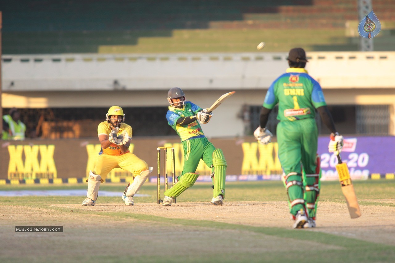CCL5 Chennai Rhinos Vs Kerala Strikers Match Photos - 24 / 90 photos