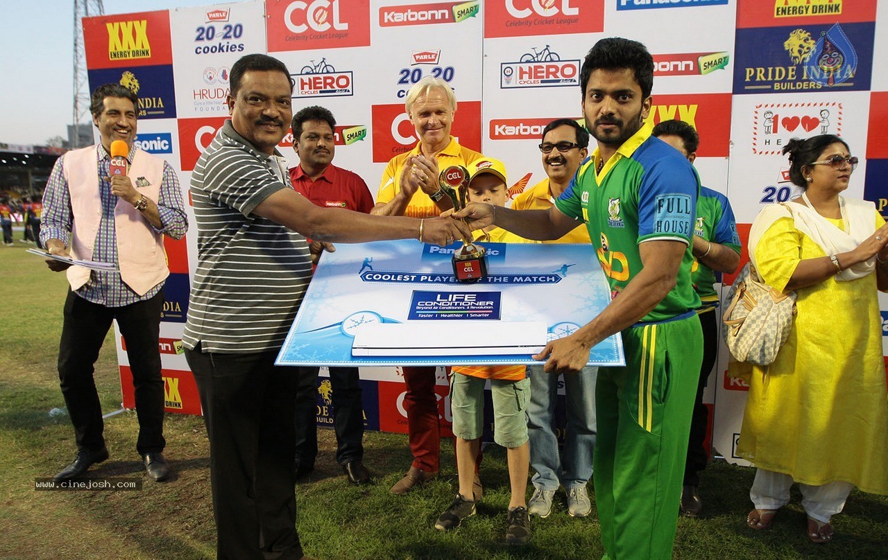 CCL5 Chennai Rhinos Vs Kerala Strikers Match Photos - 28 / 90 photos