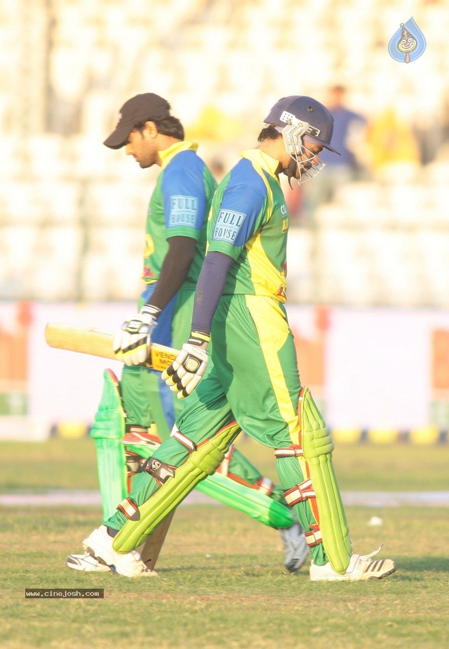 CCL5 Chennai Rhinos Vs Kerala Strikers Match Photos - 29 / 90 photos