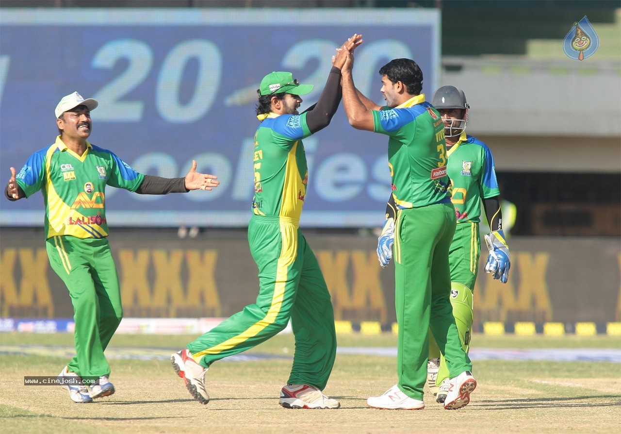 CCL5 Chennai Rhinos Vs Kerala Strikers Match Photos - 65 / 90 photos