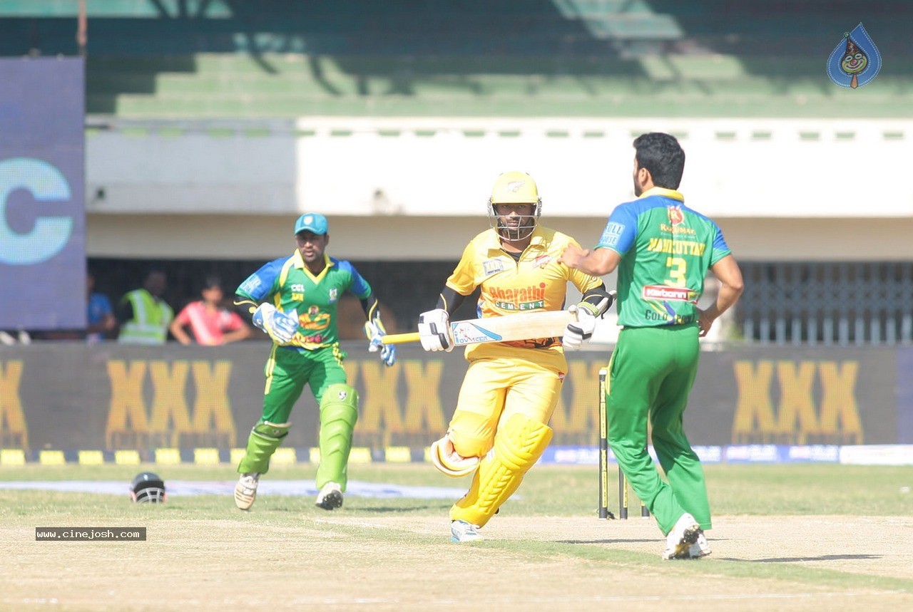 CCL5 Chennai Rhinos Vs Kerala Strikers Match Photos - 74 / 90 photos