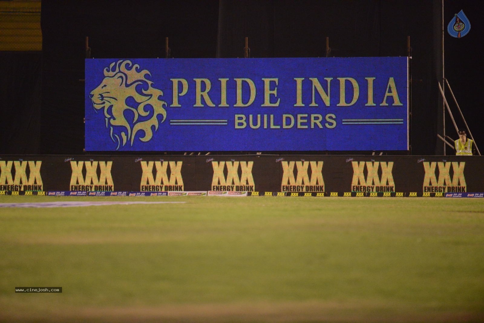CCL5 Telugu warriors vs Bengal Tigers 01 - 45 / 214 photos