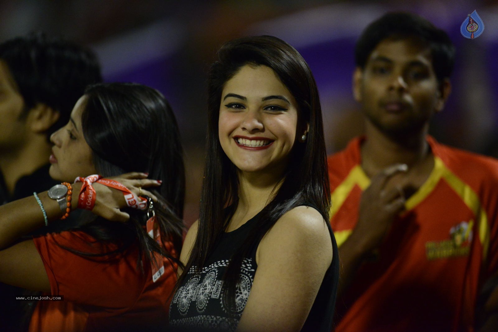 CCL5 Telugu warriors vs Bengal Tigers 01 - 69 / 214 photos