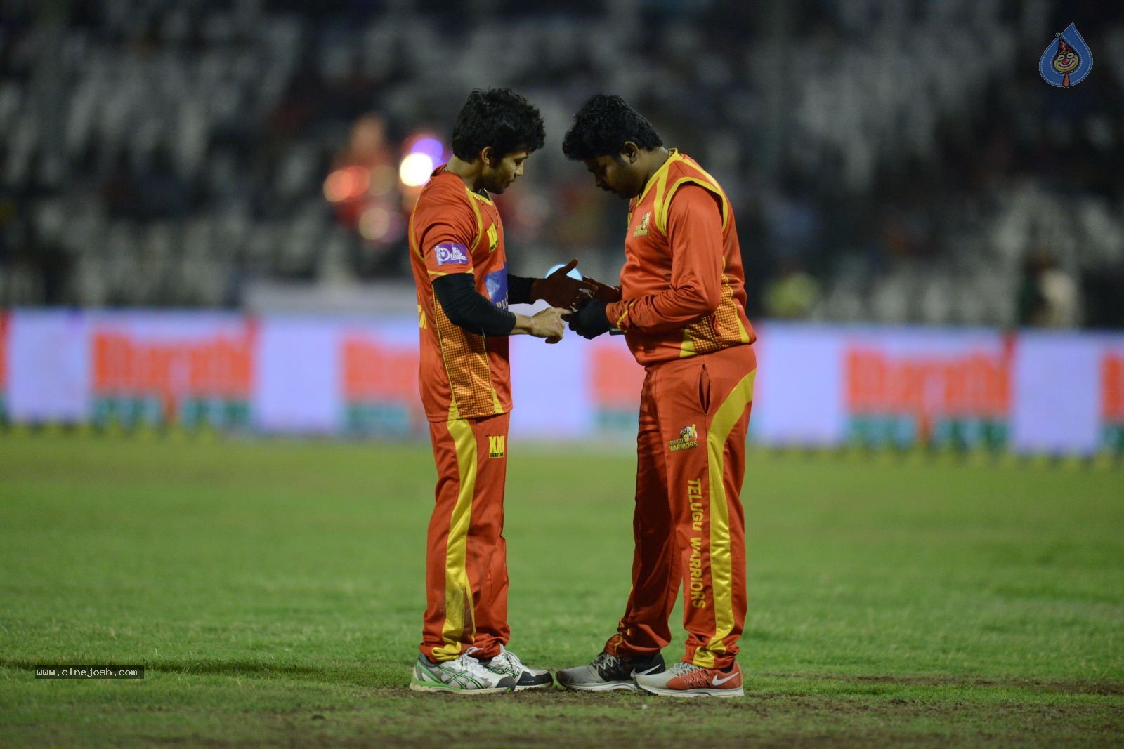 CCL5 Telugu warriors vs Bengal Tigers 01 - 103 / 214 photos