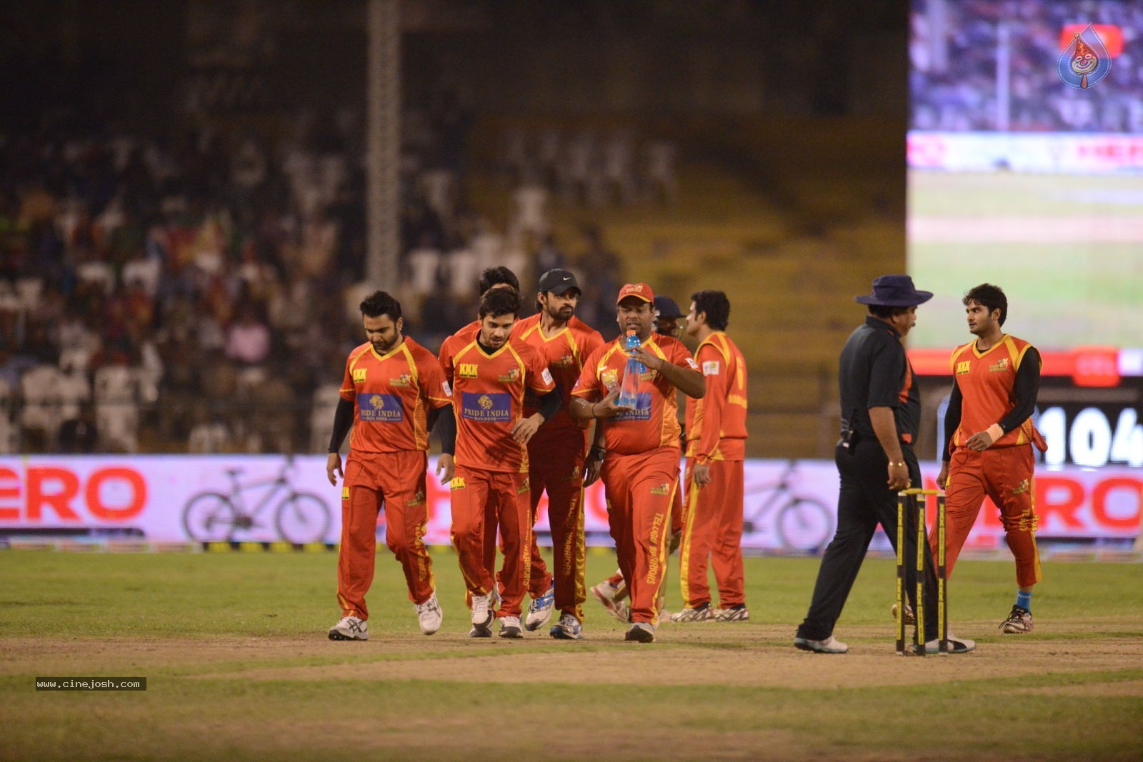 CCL5 Telugu warriors vs Bengal Tigers 01 - 127 / 214 photos