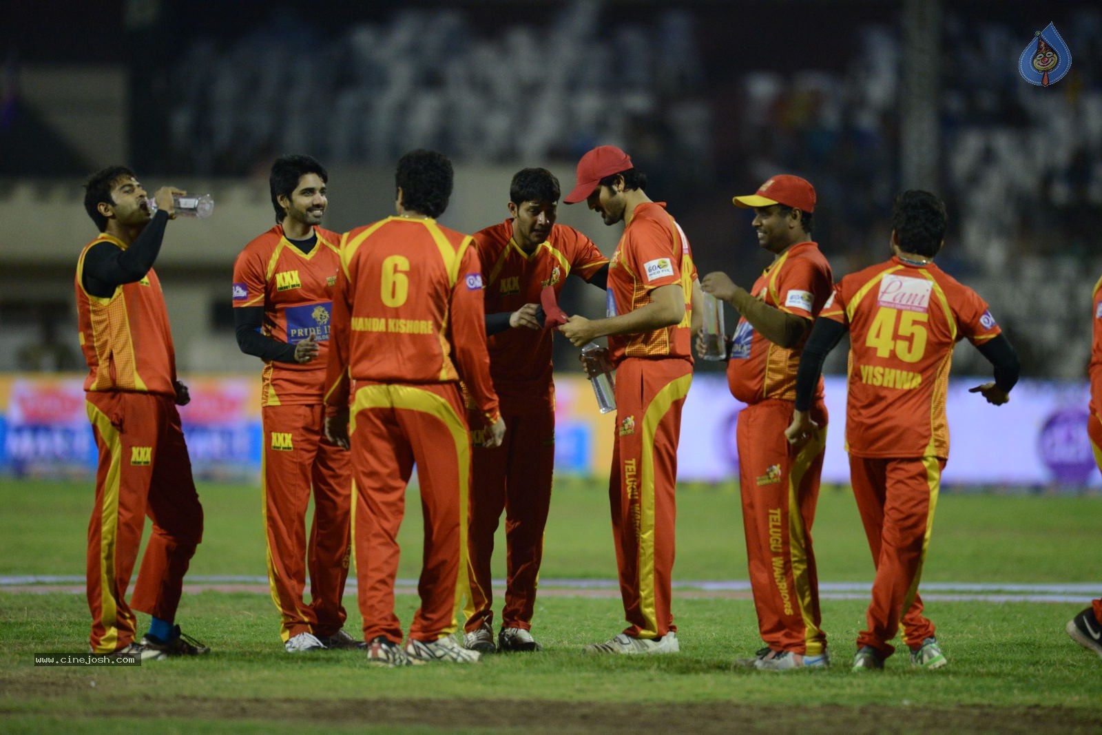CCL5 Telugu warriors vs Bengal Tigers 01 - 141 / 214 photos