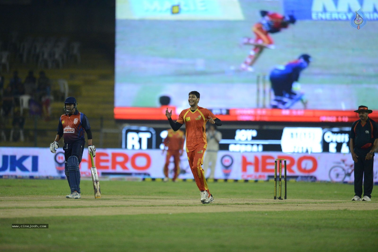 CCL5 Telugu warriors vs Bengal Tigers 01 - 145 / 214 photos