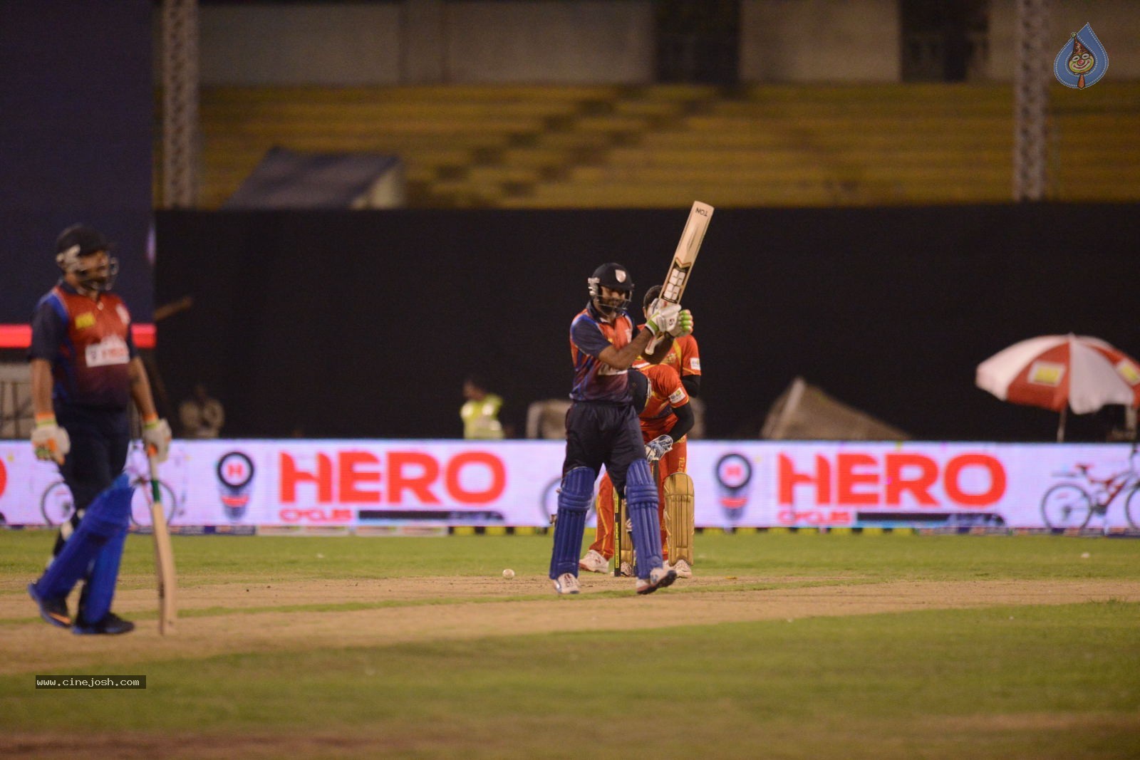CCL5 Telugu warriors vs Bengal Tigers 01 - 175 / 214 photos