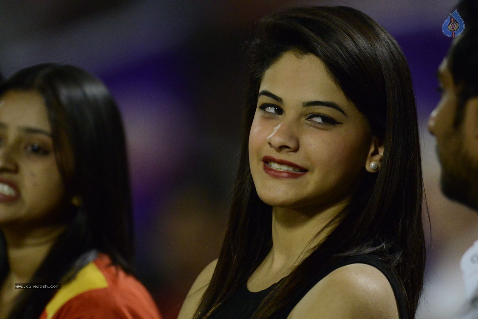 CCL5 Telugu warriors vs Bengal Tigers 01 - 176 / 214 photos