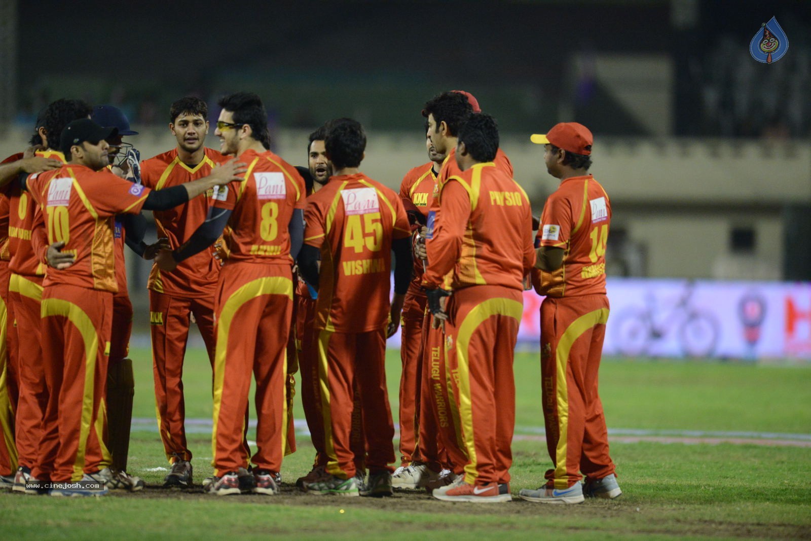 CCL5 Telugu warriors vs Bengal Tigers 01 - 180 / 214 photos