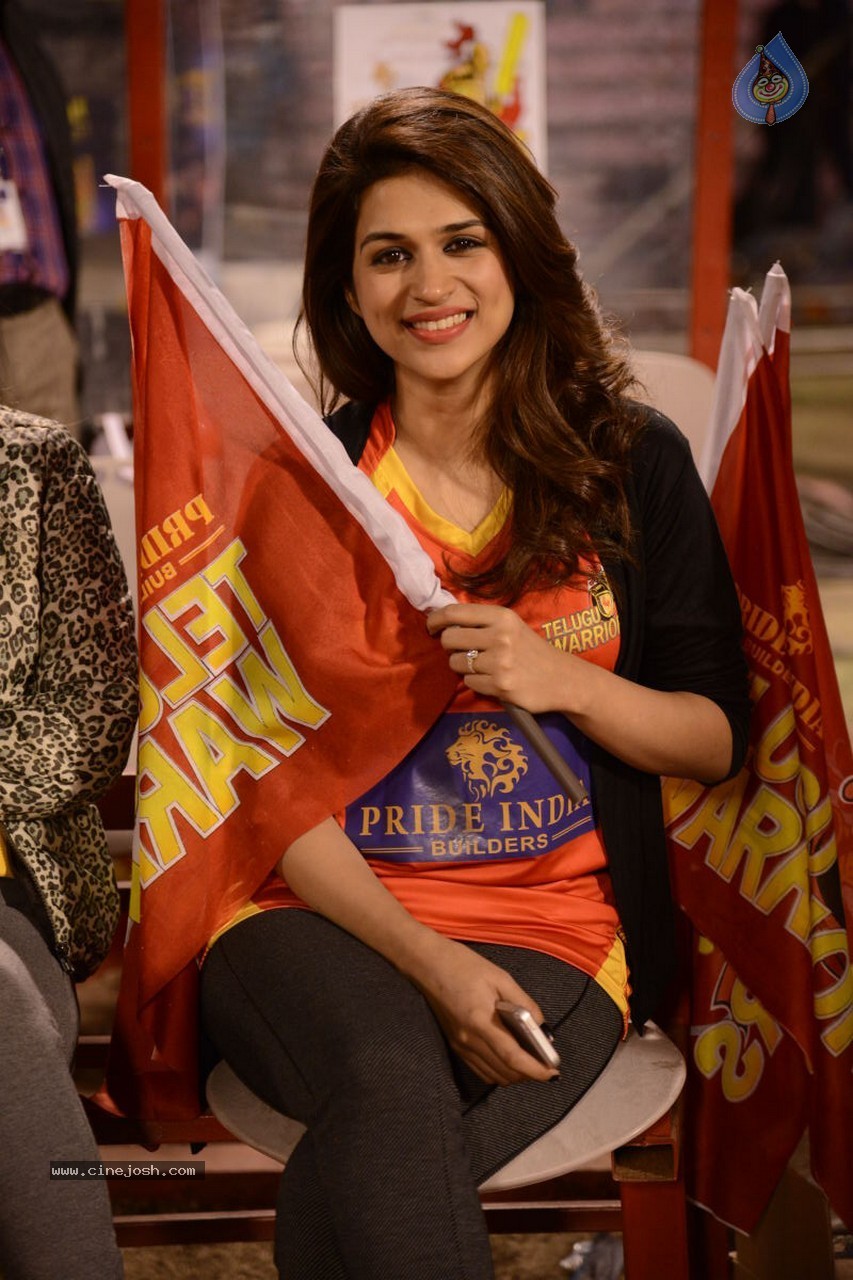CCL5 Telugu warriors vs Bengal Tigers 02 - 31 / 62 photos