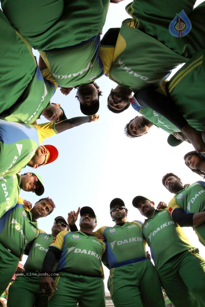CCL 4 Final Karnataka Bulldozers Vs Kerala Strikers Match  - 13 / 132 photos