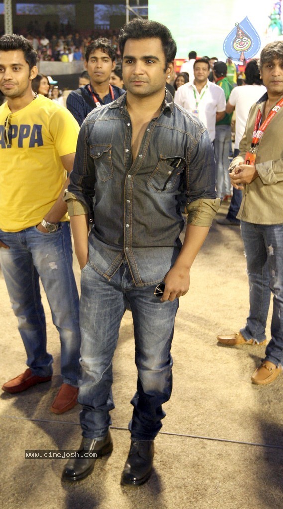 CCL 4 Final Karnataka Bulldozers Vs Kerala Strikers Match  - 27 / 132 photos