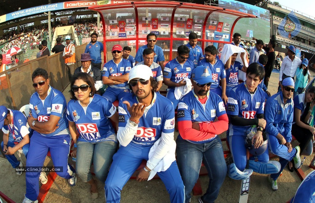 CCL 4 Final Karnataka Bulldozers Vs Kerala Strikers Match  - 28 / 132 photos