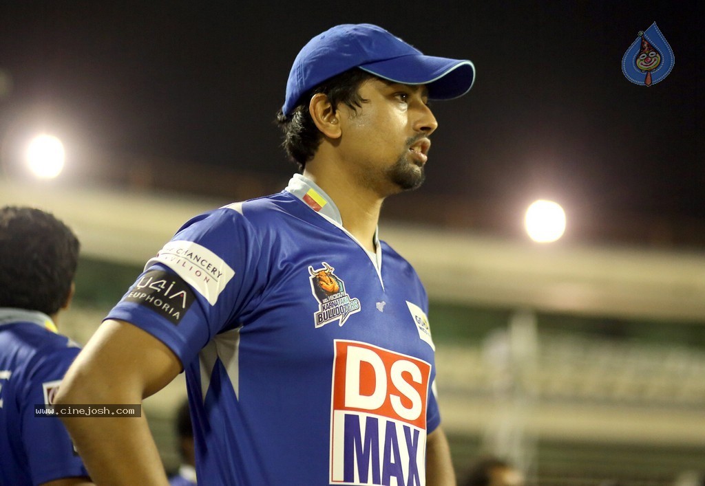 CCL 4 Final Karnataka Bulldozers Vs Kerala Strikers Match  - 82 / 132 photos