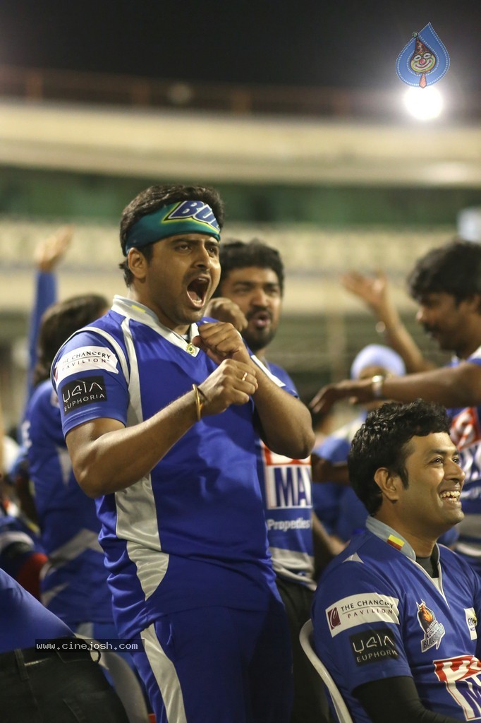 CCL 4 Final Karnataka Bulldozers Vs Kerala Strikers Match  - 95 / 132 photos