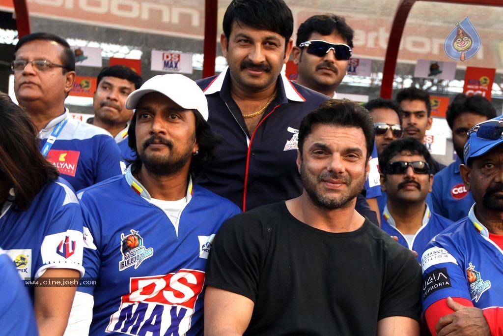 CCL 4 Final Karnataka Bulldozers Vs Kerala Strikers Match  - 108 / 132 photos