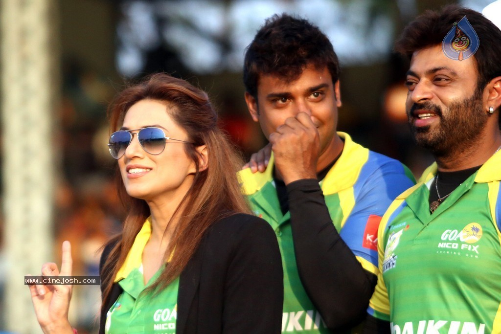 CCL 4 Final Karnataka Bulldozers Vs Kerala Strikers Match  - 128 / 132 photos