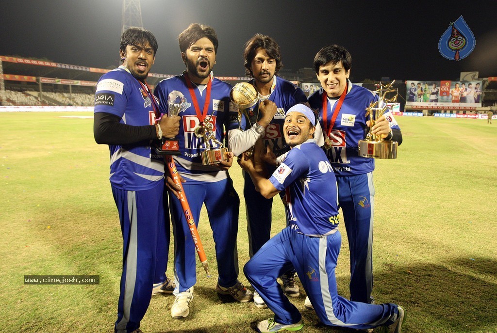 CCL 4 Final Karnataka Bulldozers Vs Kerala Strikers Match Photos - 15 / 62 photos