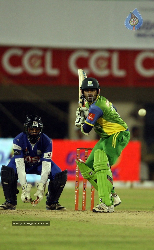 CCL 4 Final Karnataka Bulldozers Vs Kerala Strikers Match Photos - 22 / 62 photos