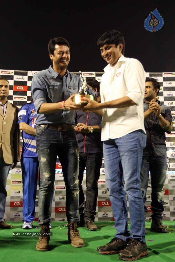 CCL 4 Final Karnataka Bulldozers Vs Kerala Strikers Match Photos - 26 / 62 photos