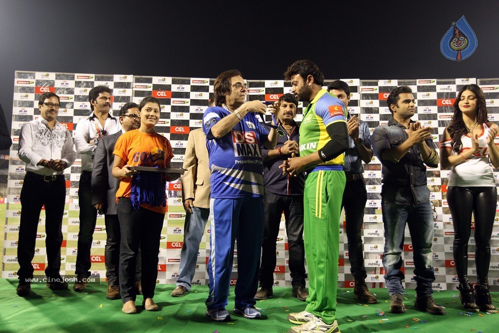 CCL 4 Final Karnataka Bulldozers Vs Kerala Strikers Match Photos - 31 / 62 photos