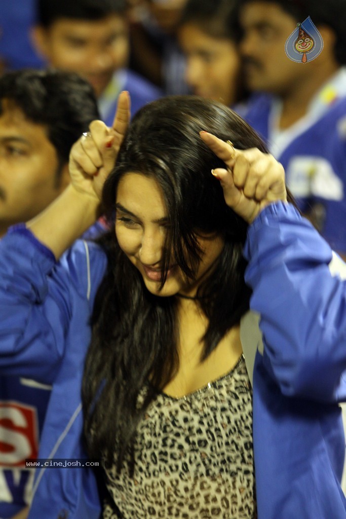 CCL 4 Final Karnataka Bulldozers Vs Kerala Strikers Match Photos - 32 / 62 photos