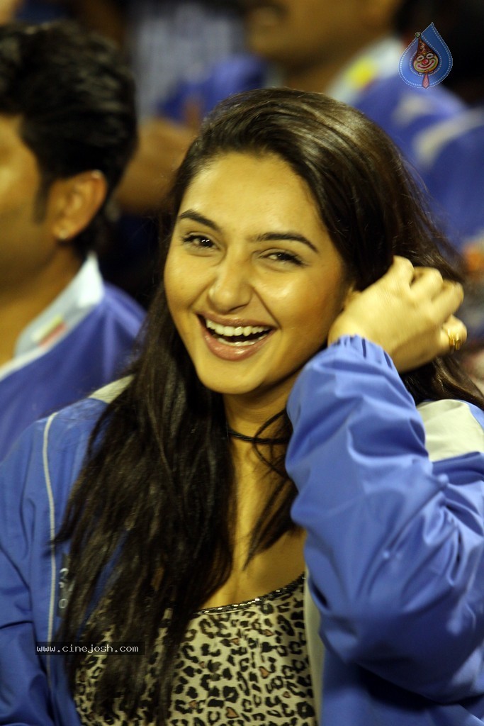 CCL 4 Final Karnataka Bulldozers Vs Kerala Strikers Match Photos - 33 / 62 photos