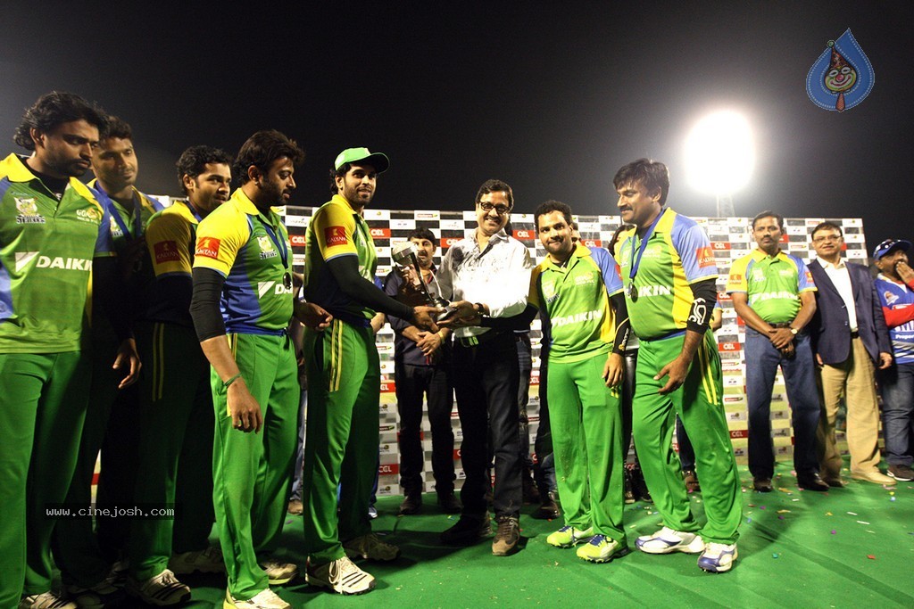 CCL 4 Final Karnataka Bulldozers Vs Kerala Strikers Match Photos - 38 / 62 photos