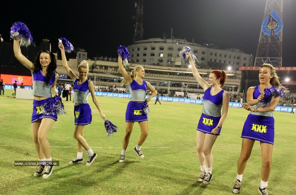 CCL 4 Final Karnataka Bulldozers Vs Kerala Strikers Match Photos - 41 / 62 photos