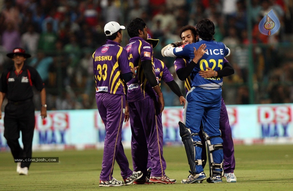 CCL 4 Karnataka Bulldozers Vs Bengal Tigers Match  - 8 / 151 photos