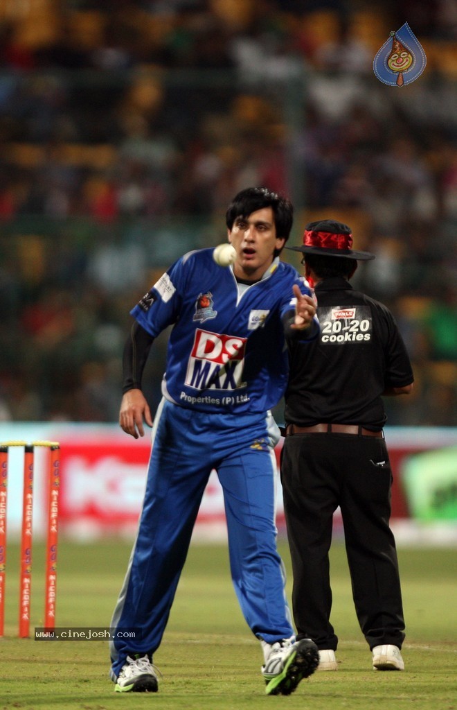 CCL 4 Karnataka Bulldozers Vs Bengal Tigers Match  - 10 / 151 photos