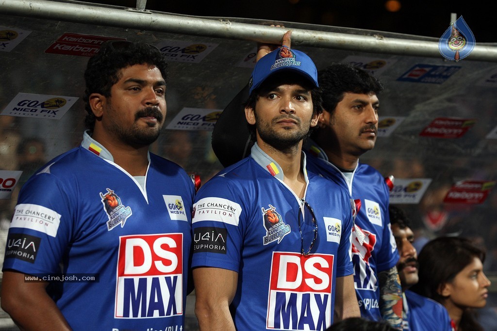 CCL 4 Karnataka Bulldozers Vs Bengal Tigers Match  - 13 / 151 photos