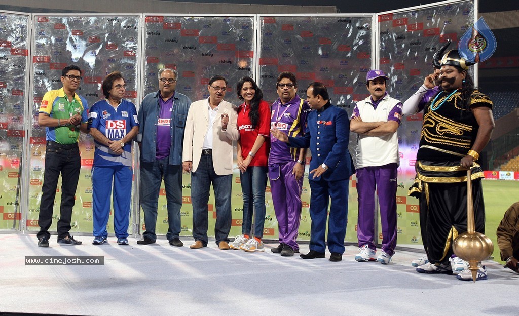 CCL 4 Karnataka Bulldozers Vs Bengal Tigers Match  - 21 / 151 photos