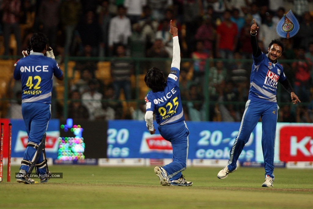 CCL 4 Karnataka Bulldozers Vs Bengal Tigers Match  - 45 / 151 photos