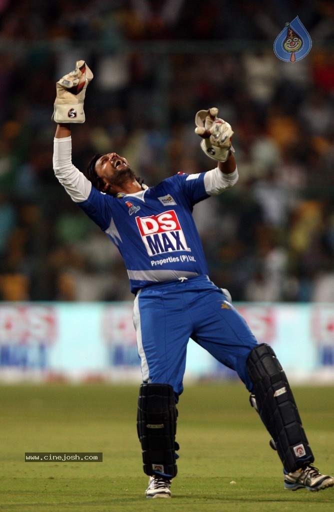 CCL 4 Karnataka Bulldozers Vs Bengal Tigers Match  - 57 / 151 photos