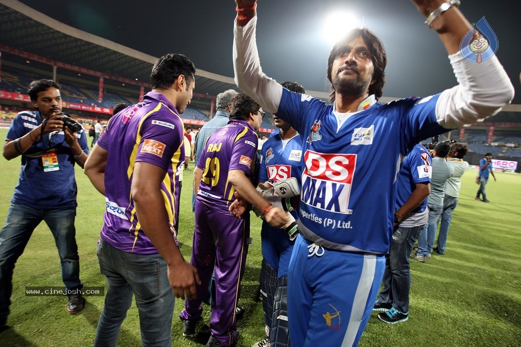 CCL 4 Karnataka Bulldozers Vs Bengal Tigers Match  - 60 / 151 photos