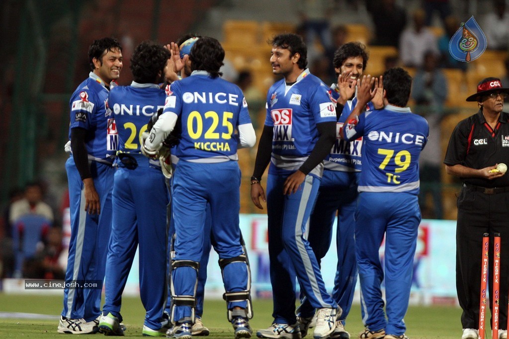 CCL 4 Karnataka Bulldozers Vs Bengal Tigers Match  - 63 / 151 photos