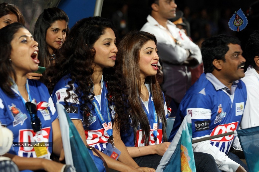 CCL 4 Karnataka Bulldozers Vs Bengal Tigers Match  - 127 / 151 photos