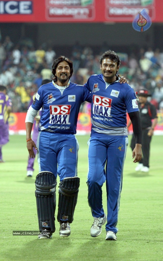 CCL 4 Karnataka Bulldozers Vs Bengal Tigers Match  - 133 / 151 photos