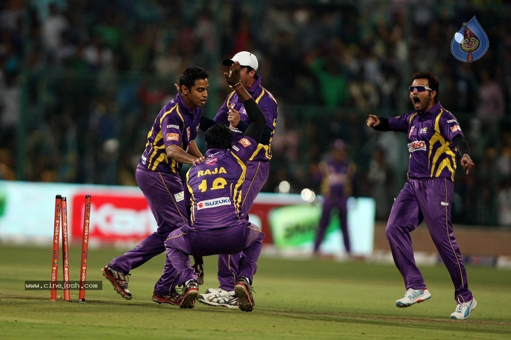 CCL 4 Karnataka Bulldozers Vs Bengal Tigers Match  - 136 / 151 photos