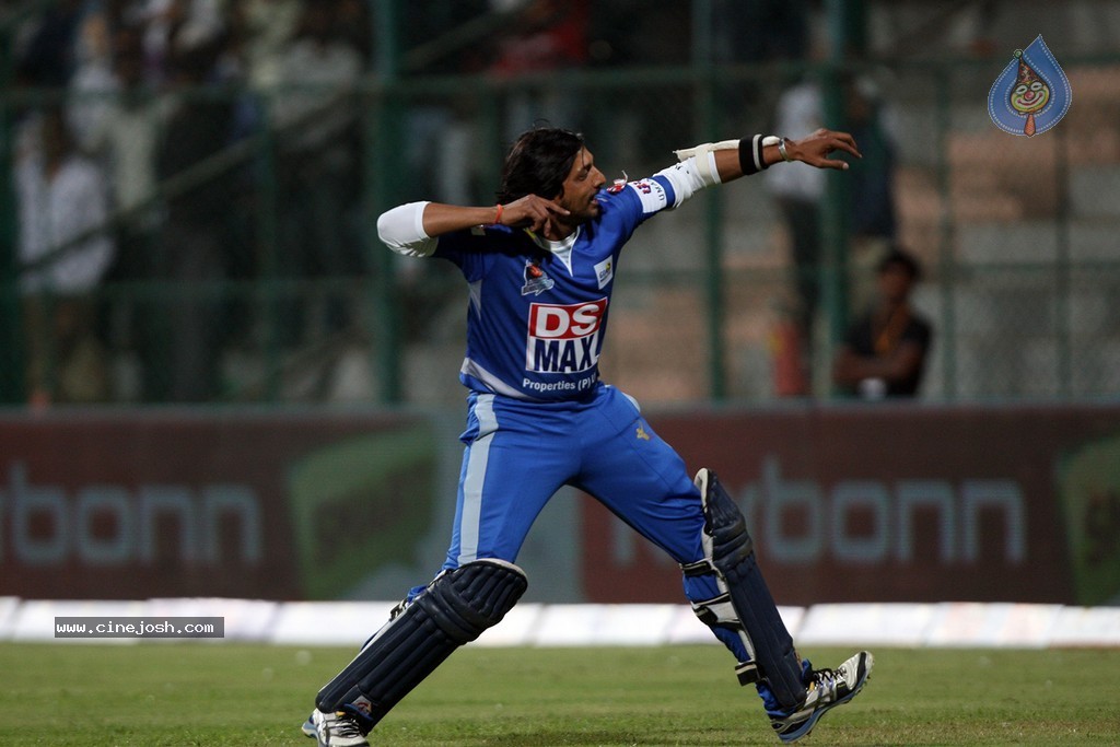 CCL 4 Karnataka Bulldozers Vs Bengal Tigers Match  - 140 / 151 photos