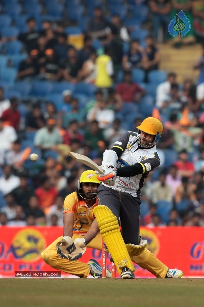 CCL 4 Mumbai Heroes Vs Chennai Rhinos Match - 10 / 97 photos