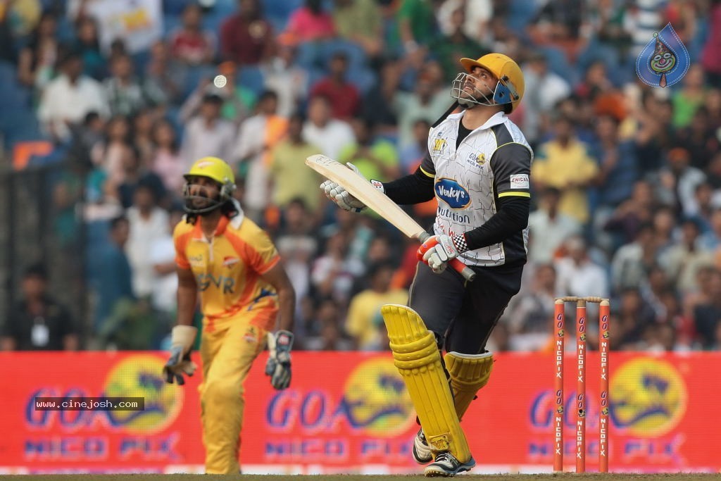 CCL 4 Mumbai Heroes Vs Chennai Rhinos Match - 17 / 97 photos