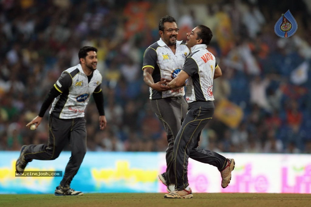 CCL 4 Mumbai Heroes Vs Chennai Rhinos Match - 45 / 97 photos