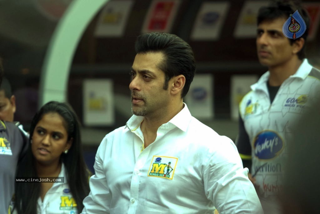 CCL 4 Mumbai Heroes Vs Chennai Rhinos Match - 51 / 97 photos