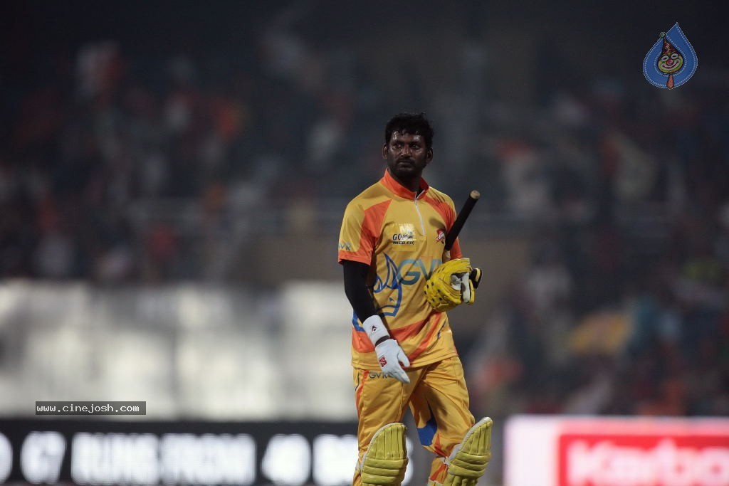 CCL 4 Mumbai Heroes Vs Chennai Rhinos Match - 67 / 97 photos